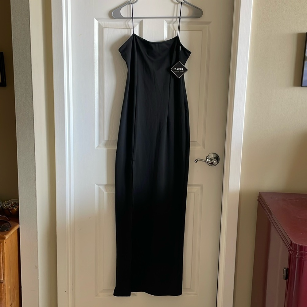 Black bodycon dress